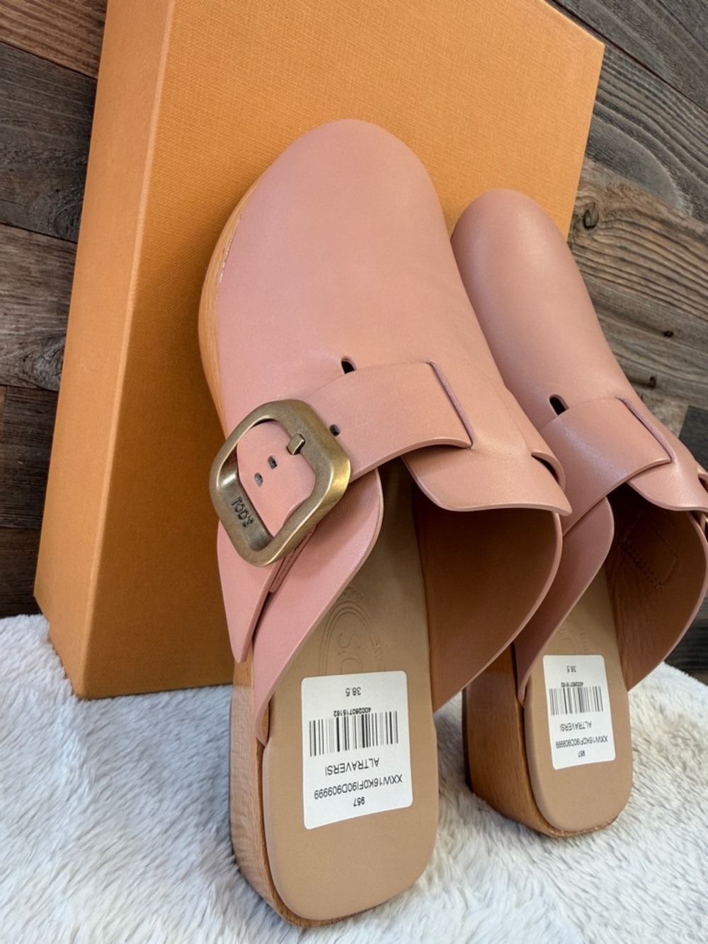 Tod's Blush Leather Buckle Clog Mules New In Box with Dust-bag Size 38.5 / 7.5 - Picture 6 of 12